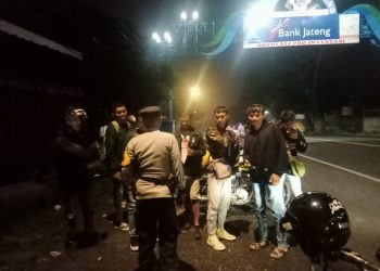PATROLI DAN HIMBUHAN KEPADA KOMONITAS MOTOR CB YANG AKAN MENGHADIRI GIAT JAMDA HONDA CB DI BOYOLALI