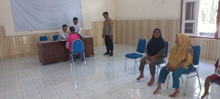 Pengamanan dan Monitoring Polisi dalam Penyaluran BLT DD desa Manjung Sawit Boyolali