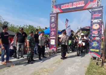 Polsek wonosegoro Monitoring Giat Trail Adventure Boyolali bersama Wawa Hard Enduro dan Bakti Sosial Pembangunan Gedung TPA Ds. Lemahireng