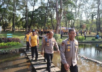 Peningkatan Soft Skills dan Semangat Kebersamaan Dalam Latihan Kepolisian di Taman Air Etasia Obyek Wisata Tlatar Boyolali
