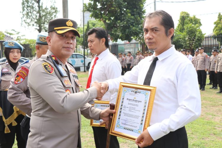 Kapolres Boyolali Berikan Reward kepada Personil yang Menggagalkan Rencana Tawuran di Musuk
