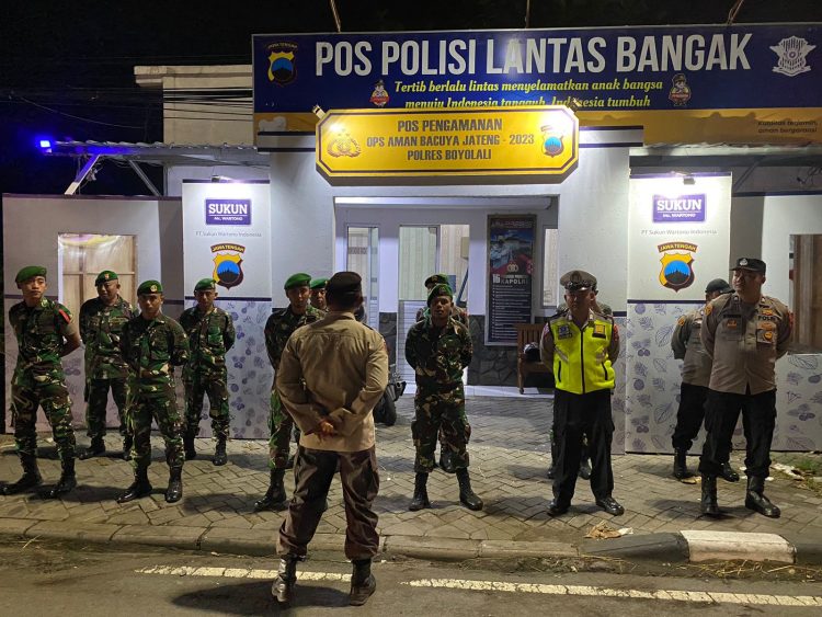 Pasukan Gabungan TNI-POLRI Bersiaga Laga Final Piala Dunia FIFA U-17 di Pos Pengamanan Bangak, Boyolali.