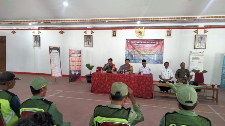Polsek Andong Berikan Pembekalan Sat Linmas Desa Gondangrawe untuk Persiapan Pemilu 2024