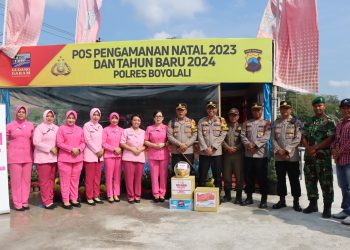 Kapolres Boyolali dan Ketua Bhayangkari Cabang Boyolali Berikan Dukungan ke Pos Pengamanan Ops Lilin Candi 2023