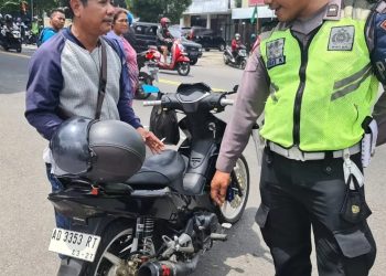 Patroli Dialogis Operasi Mantap Brata Menindak Penggunaan Knalpot Untuk Cipta Kondisi Pemilu 2024.