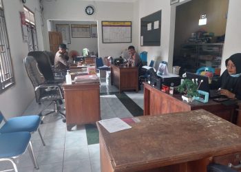Giat Sambang Bhabinkamtibmas Sosialisasikan Maklumat Kapolda Jateng di Desa Batengan