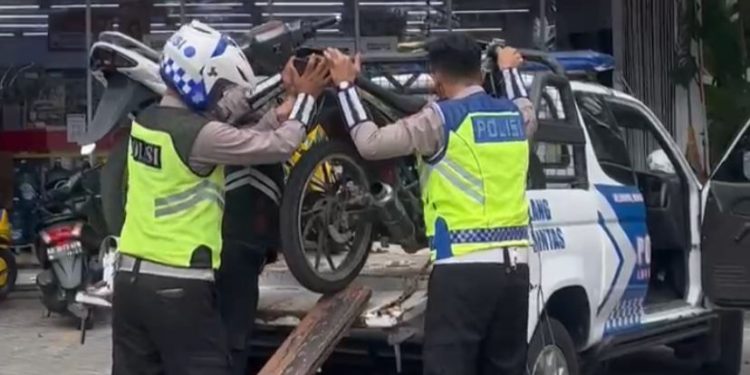 Satlantas Polres Boyolali Tindak Pelanggaran Penggunaan Knalpot di Jalan Raya