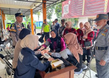 Polda Jateng terjunkan Satgas Dokkes beri Pelayanan Kesehatan pada Petugas pemungutan suara; KPPS berikut anggota nya berterima kasih kepada Polri