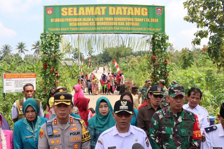 Kapolres Bersama Forkopimda Boyolali Hadiri Upacara Penutupan TMMD di Desa Bojong