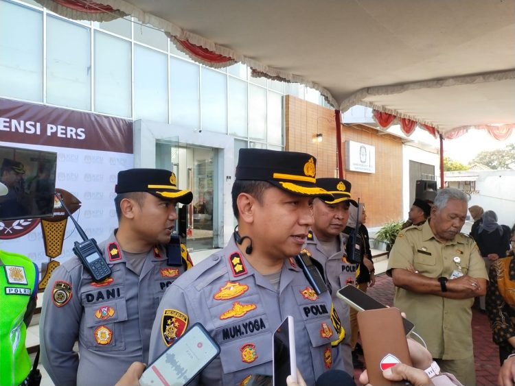 Polres Boyolali Siap Siaga: Pengamanan Pendaftaran Bakal Calon Bupati dan Wakil Bupati 2024 Dimulai di KPU