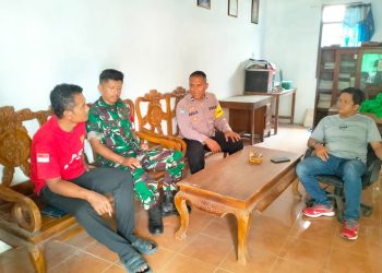 Sinergitas Bhabinkamtibmas dan Babinsa Berdampingan dalam Kegiatan “Jum’at Curhat” di Desa Klewor