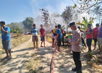 TNI-Polri Bersinergi Bersama Damkar dan Masyarakat Bantu Padamkan Kebakaran Kandang Ayam di Boyolali