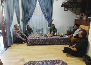 Silaturahmi Dandim Boyolali dan Kapolsek Mojosongo dengan Pengurus Ponpes Albaaba, KH Ahmad Khoiri: Jaga Kondusivitas Jelang Pilkada 2024