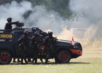 Latihan Penanggulangan Konflik Sosial Di Simpang Lima: Wujud Kesiapan Polda Jateng Jelang Pilkada 2024