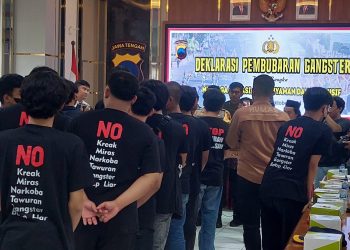 Polrestabes Semarang Fasilitasi Pembubaran Diri Puluhan Gangster di Semarang, Kapolrestabes : Kelompok Yang Belum Bubar Segera Ikut Bubarkan Diri!