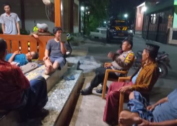 Bhabinkamtibmas Polsek Sambi Sambang Dialogis untuk Kamtibmas Jelang Pilkada