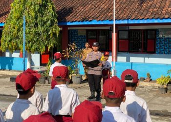 Police Goes to School: Polsek Andong Edukasi Siswa SD N 2 Mojo Tentang Bahaya Bullying
