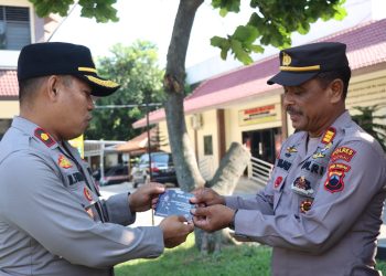 Pembagian Buku Saku Pedoman Netralitas: Komitmen Polres Boyolali Menjelang Pilkada
