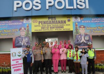 Plt. Kapolres Boyolali Akhiri Rangkaian Kunjungan Nataru di Pos Pam Ampel Meski Diterjang Hujan Deras