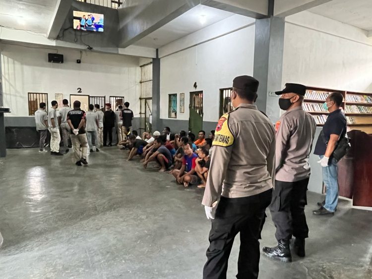 Peringatan Hari Bhakti Pemasyarakatan Ke-61, Rutan Kelas IIB Boyolali Gelar Razia Bersama APH