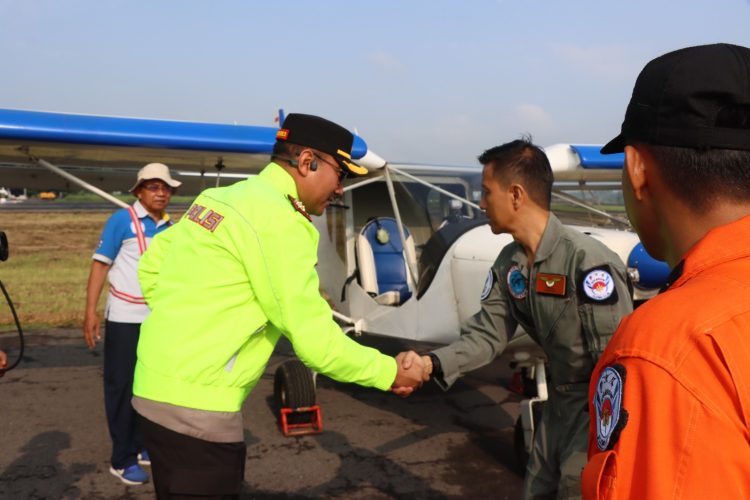 Kapolres Boyolali Bersama Federasi Aero Sport Indonesia (FASI): Pantau Arus Mudik melalui Pesawat Latih Trike