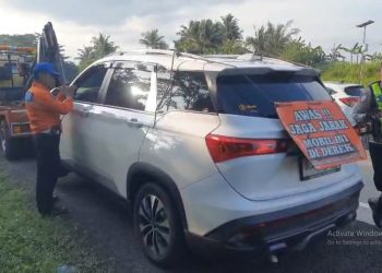 Pemudik Mogok di Tol Boyolali Kaget Didatangi Polisi Bawa Truk Derek, Endingnya Bikin Lega!