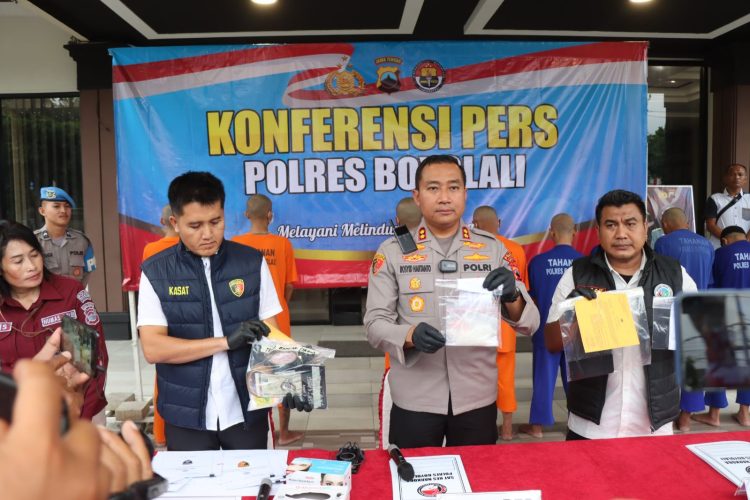 Kapolres Boyolali Pimpin Konferensi Pers Pengungkapan dua kasus peredaran gelap Narkotika sebesar 64,61 Gram