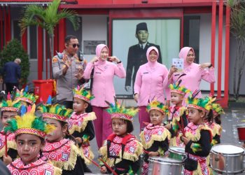 Kapolres Boyolali Turun Langsung Beri Semangat Peserta Karnaval TK se-Kecamatan Boyolali