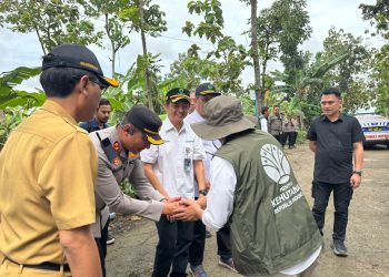 Kapolres Boyolali Dampingi Menhut RI Tinjau Pabrik Penyulingan Kayu Putih di Kemusu