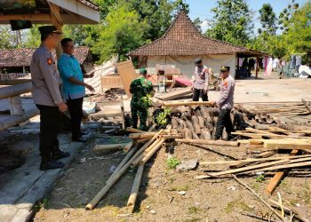 Update Musibah Rumah Roboh: Polsek Sambi Kawal Pemkab Boyolali Bantu dan Renovasi Rumah Lansia di Jagoan
