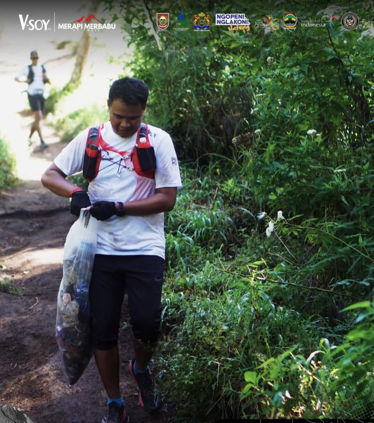 Sosok Iptu Agung Muryo, Melakukan Plogging saat ikut event Merapi Merbabu De Trail 2025