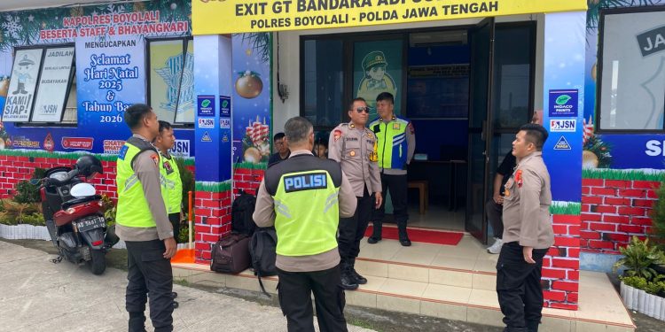 Pengecekan personel ops Lilin Candi 2025 di Pos Pelayanan Bandara Adi Soemarmo: Kami siap memberikan Pelayanan terbaik