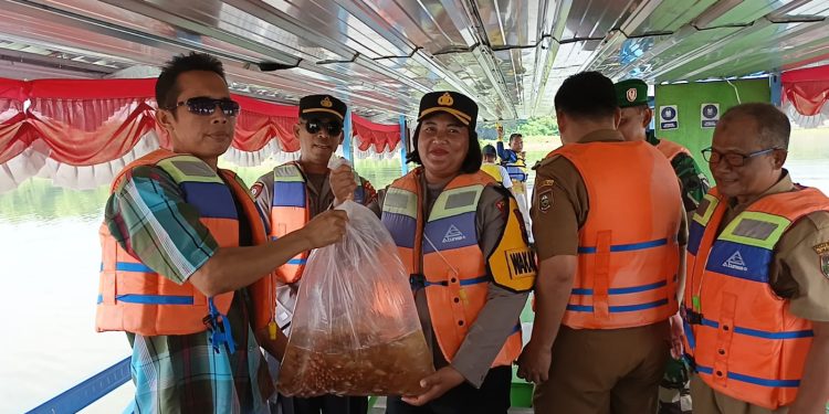 Peringati hari Disabilitas Internasional, Polres Boyolali hadiri penanaman pohon dan tebar benih Ikan bersama komunitas difabel